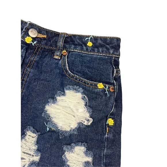 Urban Outfitters BDG Women’s 27 Denim Shorts Distressed Floral Dark Wash - Picture 2 of 8